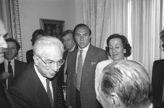 Incontro del Presidente della Repubblica Francesco Cossiga con gli autori e gli editori del libro "Elementare, Signor Presidente": per la presentazione dell'opera
