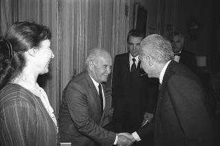 Il Presidente della Repubblica Francesco Cossiga riceve in udienza Aldo Tornese, presidente dell'Associazione educatrice italiana, con Luigi Morelli e Anna Lucchiari, vice presidente e segretario generale del sodalizio