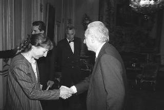 Il Presidente della Repubblica Francesco Cossiga riceve in udienza Aldo Tornese, presidente dell'Associazione educatrice italiana, con Luigi Morelli e Anna Lucchiari, vice presidente e segretario generale del sodalizio