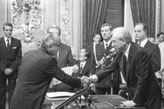 Il Presidente della Repubblica Francesco Cossiga presiede alla cerimonia di Giuramento del I Governo Goria