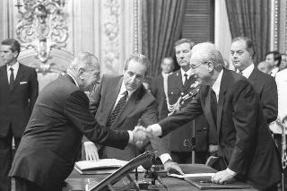 Il Presidente della Repubblica Francesco Cossiga presiede alla cerimonia di Giuramento del I Governo Goria