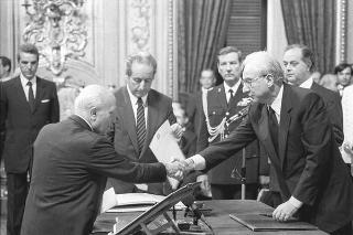 Il Presidente della Repubblica Francesco Cossiga presiede alla cerimonia di Giuramento del I Governo Goria