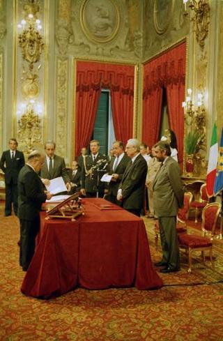 Il Presidente della Repubblica Francesco Cossiga presiede alla cerimonia di Giuramento del I Governo Goria
