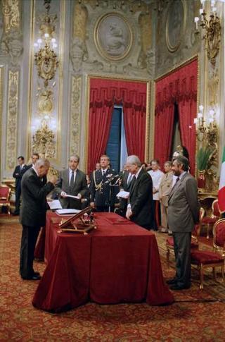 Il Presidente della Repubblica Francesco Cossiga presiede alla cerimonia di Giuramento del I Governo Goria