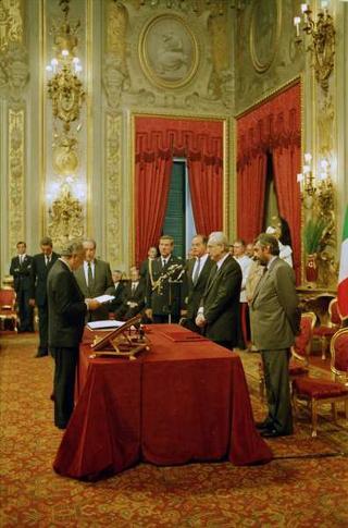 Il Presidente della Repubblica Francesco Cossiga presiede alla cerimonia di Giuramento del I Governo Goria