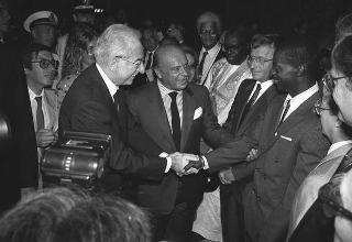 Il Presidente della Repubblica Francesco Cossiga incontra Franco Carraro, ministro del turismo e dello spettacolo, Primo Nebiolo, presidente della Federazione internazionale di atletica, e una rappresentanza di partecipanti ai Campionati mondiali di atletica Roma '87