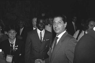 Il Presidente della Repubblica Francesco Cossiga incontra Franco Carraro, ministro del turismo e dello spettacolo, Primo Nebiolo, presidente della Federazione internazionale di atletica, e una rappresentanza di partecipanti ai Campionati mondiali di atletica Roma '87