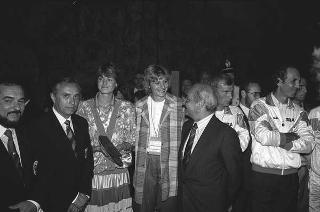 Il Presidente della Repubblica Francesco Cossiga incontra Franco Carraro, ministro del turismo e dello spettacolo, Primo Nebiolo, presidente della Federazione internazionale di atletica, e una rappresentanza di partecipanti ai Campionati mondiali di atletica Roma '87