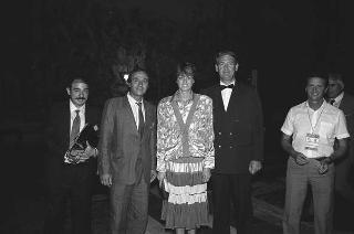 Il Presidente della Repubblica Francesco Cossiga incontra Franco Carraro, ministro del turismo e dello spettacolo, Primo Nebiolo, presidente della Federazione internazionale di atletica, e una rappresentanza di partecipanti ai Campionati mondiali di atletica Roma '87