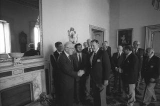 Il Presidente della Repubblica Francesco Cossiga incontra i  componenti della "Ancient and Honorable Artillery Company of Boston"