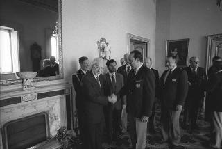 Il Presidente della Repubblica Francesco Cossiga incontra i  componenti della "Ancient and Honorable Artillery Company of Boston"