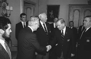 Il Presidente della Repubblica Francesco Cossiga incontra i  componenti della "Ancient and Honorable Artillery Company of Boston"