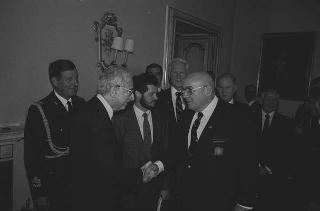 Il Presidente della Repubblica Francesco Cossiga incontra i  componenti della "Ancient and Honorable Artillery Company of Boston"