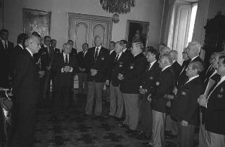 Il Presidente della Repubblica Francesco Cossiga incontra i  componenti della "Ancient and Honorable Artillery Company of Boston"