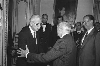 Il Presidente della Repubblica Francesco Cossiga incontra i  componenti della "Ancient and Honorable Artillery Company of Boston"