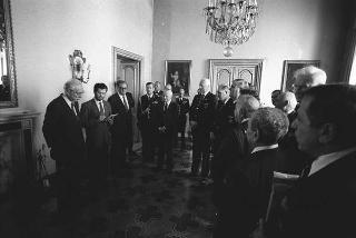 Il Presidente della Repubblica Francesco Cossiga incontra i  componenti della "Ancient and Honorable Artillery Company of Boston"