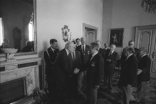 Il Presidente della Repubblica Francesco Cossiga incontra i  componenti della "Ancient and Honorable Artillery Company of Boston"