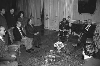 Il Presidente della Repubblica Francesco Cossiga riceve in udienza Aramis Ammannato, presidente dell'Associazione italiana ciechi di guerra, con il comitato direttivo del sodalizio