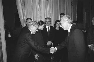Il Presidente della Repubblica Francesco Cossiga incontra  Bruno Visentini, presidente del Premio Letterario Giovanni Comisso, con promotori, giuria e vincitori della IX edizione del Premio