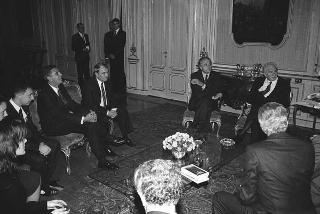 Il Presidente della Repubblica Francesco Cossiga incontra  Bruno Visentini, presidente del Premio Letterario Giovanni Comisso, con promotori, giuria e vincitori della IX edizione del Premio