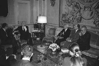 Il Presidente della Repubblica Francesco Cossiga incontra  Bruno Visentini, presidente del Premio Letterario Giovanni Comisso, con promotori, giuria e vincitori della IX edizione del Premio
