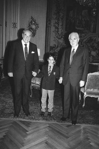Il Presidente della Repubblica Francesco Cossiga incontra Gabriel Valdes, con nipotino