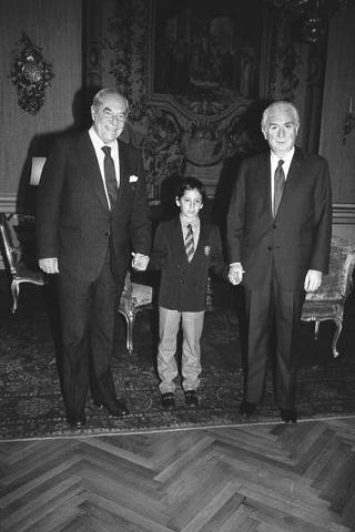 Il Presidente della Repubblica Francesco Cossiga incontra Gabriel Valdes, con nipotino