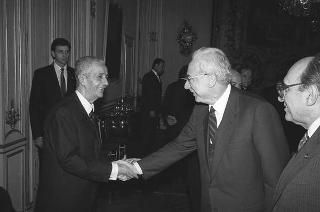 Il Presidente della Repubblica Francesco Cossiga riceve Nerio Nesi, presidente della Banca nazionale del lavoro, con il Consiglio d'amministrazione