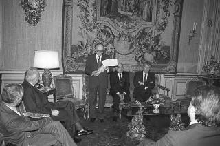 Il Presidente della Repubblica Francesco Cossiga riceve Nerio Nesi, presidente della Banca nazionale del lavoro, con il Consiglio d'amministrazione
