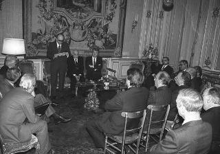 Il Presidente della Repubblica Francesco Cossiga riceve Nerio Nesi, presidente della Banca nazionale del lavoro, con il Consiglio d'amministrazione