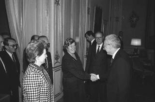 Il Presidente della Repubblica Francesco Cossiga riceve la visita di omaggio di Valentina Terescova, prima donna astronauta