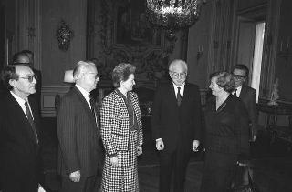 Il Presidente della Repubblica Francesco Cossiga riceve la visita di omaggio di Valentina Terescova, prima donna astronauta
