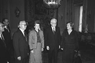 Il Presidente della Repubblica Francesco Cossiga riceve la visita di omaggio di Valentina Terescova, prima donna astronauta