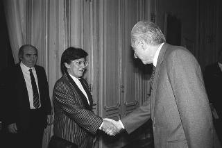 Francesco Morino e Giuseppe Atlante, rispettivamente presidente della Società italiana di prevenzione e terapia dei tumori e presidente del XIII Congresso nazionale di oncologia,con il Comitato scientifico e il Comitato di Presidenza del Congresso