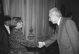 Francesco Morino e Giuseppe Atlante, rispettivamente presidente della Società italiana di prevenzione e terapia dei tumori e presidente del XIII Congresso nazionale di oncologia,con il Comitato scientifico e il Comitato di Presidenza del Congresso