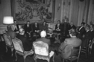 Francesco Morino e Giuseppe Atlante, rispettivamente presidente della Società italiana di prevenzione e terapia dei tumori e presidente del XIII Congresso nazionale di oncologia,con il Comitato scientifico e il Comitato di Presidenza del Congresso