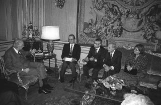 Francesco Morino e Giuseppe Atlante, rispettivamente presidente della Società italiana di prevenzione e terapia dei tumori e presidente del XIII Congresso nazionale di oncologia,con il Comitato scientifico e il Comitato di Presidenza del Congresso