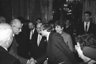 Il Presidente della Repubblica Francesco Cossiga riceve in udienza Paolo Emilio Taviani e i componenti della "Christopher Columbus Quicentenary Jubilee Commission", con esponenti della Regione Liguria e degli enti locali genovesi