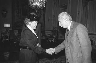 Il Presidente della Repubblica Francesco Cossiga incontra la signora Marina Marini, vedova dello scultore Marino Marini
