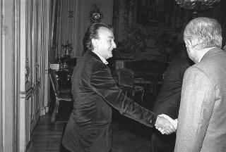 Il Presidente della Repubblica Francesco Cossiga incontra la signora Marina Marini, vedova dello scultore Marino Marini