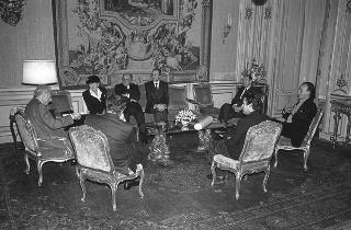 Il Presidente della Repubblica Francesco Cossiga incontra la signora Marina Marini, vedova dello scultore Marino Marini
