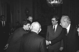 Incontro del Presidente della Repubblica Francesco Cossiga con Ton Frinking e Peter Corterier, rispettivamente presidente e segretario generale dell'Assemblea dell'Atlantico del Nord, accompagnati dall' on. Mariano Rumor, presidente della delegazione italiana presso l'Assemblea
