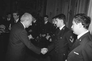 Incontro con una delegazione di allievi dell'Accademia Navale di Livorno, in servizio di Guardia d'Onore al Palazzo del Quirinale