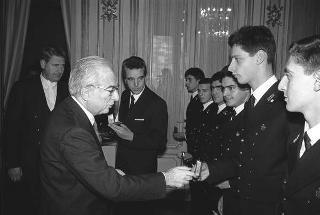 Incontro con una delegazione di allievi dell'Accademia Navale di Livorno, in servizio di Guardia d'Onore al Palazzo del Quirinale