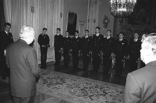 Incontro con una delegazione di allievi dell'Accademia Navale di Livorno, in servizio di Guardia d'Onore al Palazzo del Quirinale