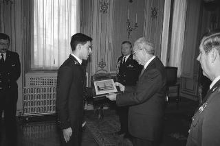 Incontro con una delegazione di allievi dell'Accademia Navale di Livorno, in servizio di Guardia d'Onore al Palazzo del Quirinale