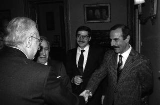 Adolfo Battaglia, ministro dell'industria, commercio e artigianato, con il Consiglio nazionale dell'artigianato