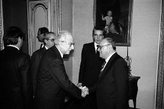 Adolfo Battaglia, ministro dell'industria, commercio e artigianato, con il Consiglio nazionale dell'artigianato