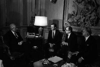 Incontro del Presidente della Repubblica Francesco Cossiga con Oleg Griniewsky, ambasciatore dell'URSS, con Nikolai M. Lunkov, ambasciatore URSS a Roma e Andrea Ngrotto Cambiaso, vice direttore generale degli affari politici del Ministero degli affari esteri