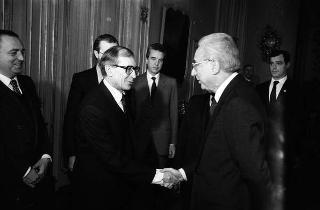 Incontro del Presidente della Repubblica Francesco Cossiga con Oleg Griniewsky, ambasciatore dell'URSS, con Nikolai M. Lunkov, ambasciatore URSS a Roma e Andrea Ngrotto Cambiaso, vice direttore generale degli affari politici del Ministero degli affari esteri